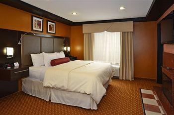 Clarion - Oak Brook Near I-88, I-290, I-294 Inn 3*