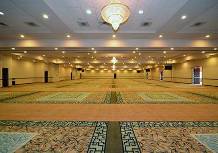 Clarion - Oak Brook Near I-88, I-290, I-294 Inn